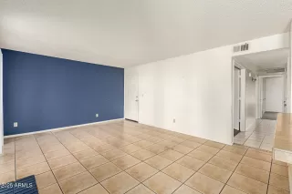 Photo #6: 6892906 Listing