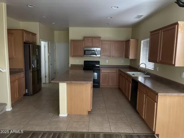 MLS: 6892991 Condo For Sale