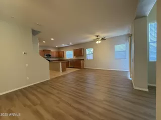 Photo #5: 6893061 Listing