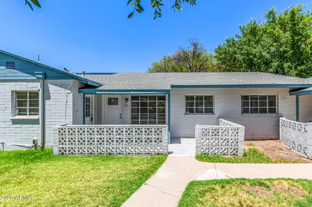 MLS: 6893305 Condo For Sale