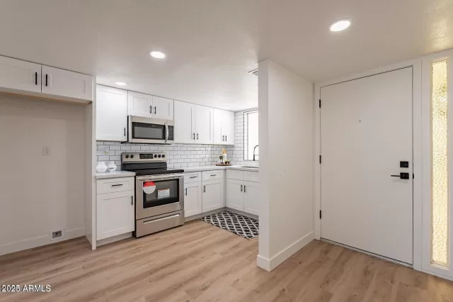 MLS: 6893433 Condo For Sale