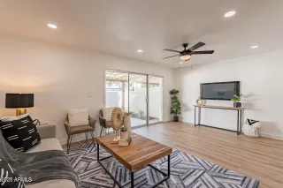 Photo #1: 6893433 Listing