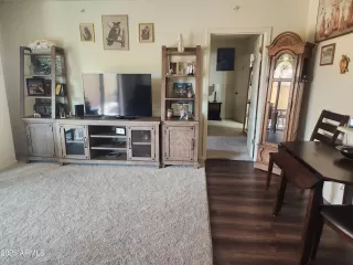 Photo #2: 6893441 Listing