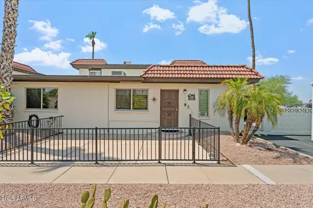 MLS: 6893629 Condo For Sale