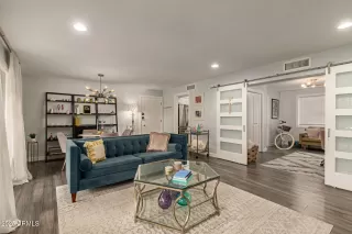 Photo #1: 6893648 Listing 