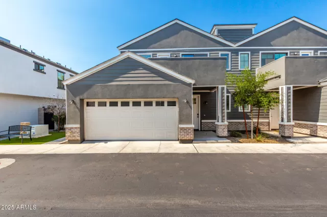 MLS: 6893691 Condo For Sale