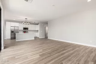 Photo #6: 6893691 Listing