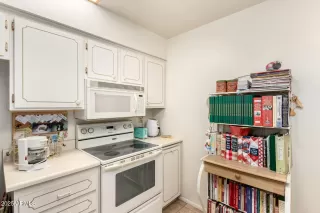 Photo #4: 6893707 Listing