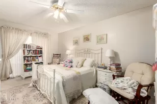 Photo #5: 6893707 Listing