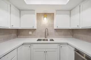 Photo #5: 6894058 Listing 