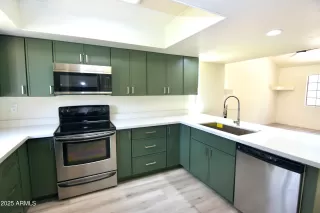 More Details about MLS # 6894164 : 2020 W UNION HILLS DRIVE#240