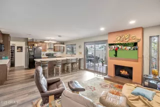 Photo #6: 6894210 Listing