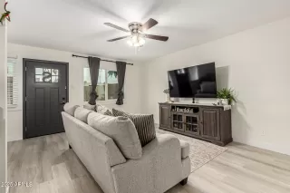 Photo #6: 6894461 Listing 