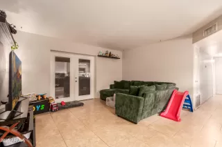 Photo #2: 6894485 Listing