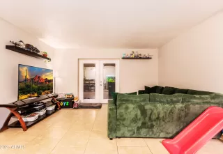 Photo #3: 6894485 Listing