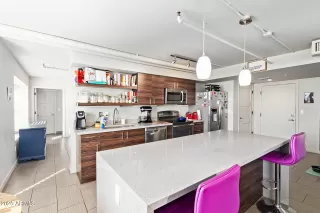 Photo #2: 6894626 Listing