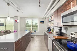 Photo #4: 6894626 Listing