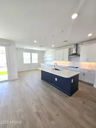 Photo #2: 6894643 Listing