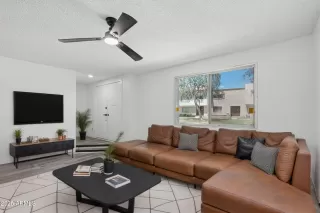 Photo #2: 6894814 Listing 