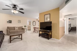 Photo #5: 6894823 Listing