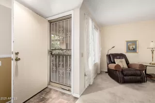 Photo #6: 6894823 Listing