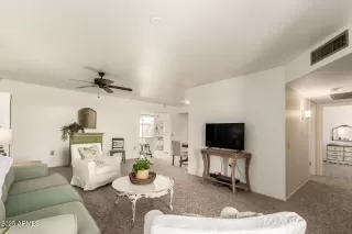 Photo #4: 6894949 Listing 