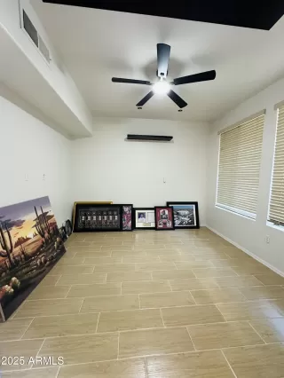 Photo #5: 6894950 Listing