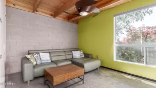 Photo #2: 6895118 Listing 