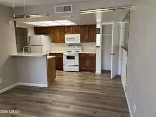 Photo #2: 6895151 Listing