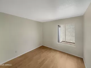 Photo #4: 6895242 Listing