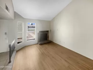 Photo #6: 6895242 Listing