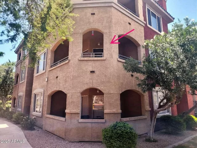 MLS: 6895449 Condo For Sale
