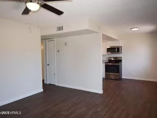 Photo #2: 6895484 Listing