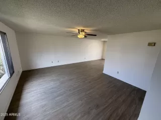 Photo #5: 6895495 Listing