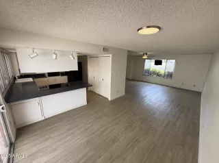 Photo #6: 6895495 Listing