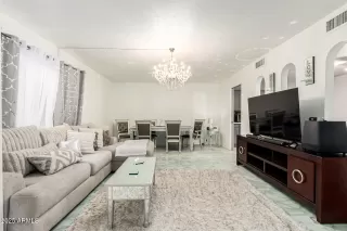 Photo #4: 6895587 Listing