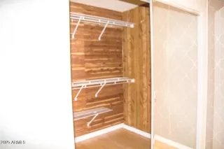 Photo #4: 6895654 Listing