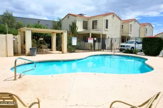 Photo #5: 6895821 Listing 