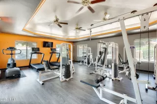 Photo #5: 6895849 Listing