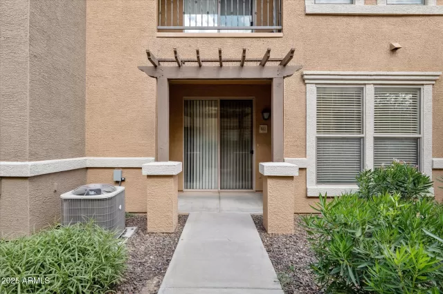 MLS: 6895869 Condo For Sale