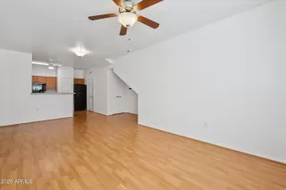 Photo #3: 6895869 Listing