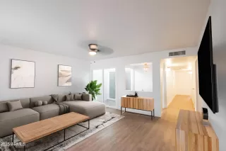 Photo #6: 6895930 Listing