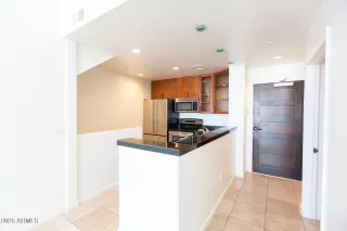 Photo #5: 6896019 Listing