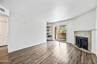 Photo #3: 6896066 Listing 