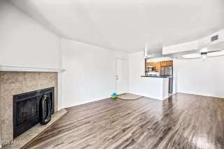 Photo #5: 6896066 Listing 