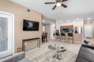 Photo #5: 6896068 Listing