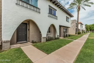 Photo #3: 6896169 Listing