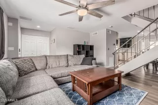 Photo #6: 6896169 Listing