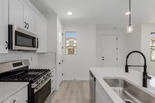 Photo #1: 6896243 Listing