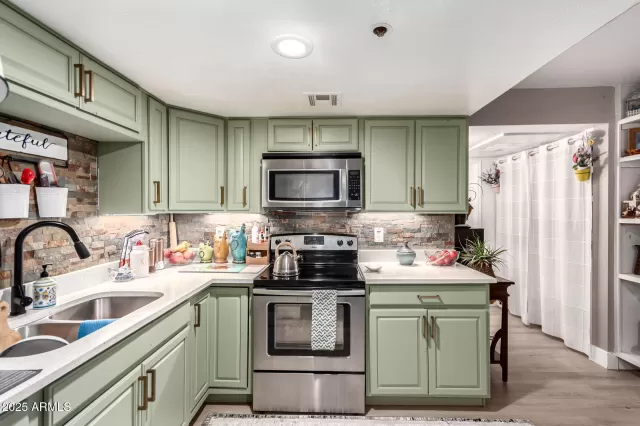 MLS: 6896298 Condo For Sale